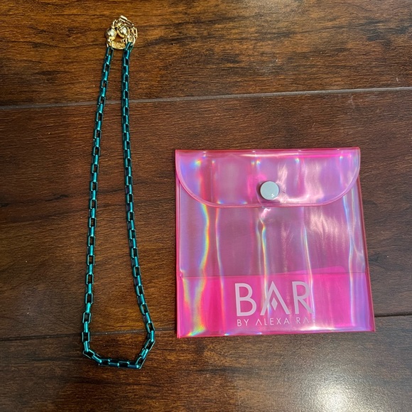 Melania Clara Necklace - Picture 7 of 14